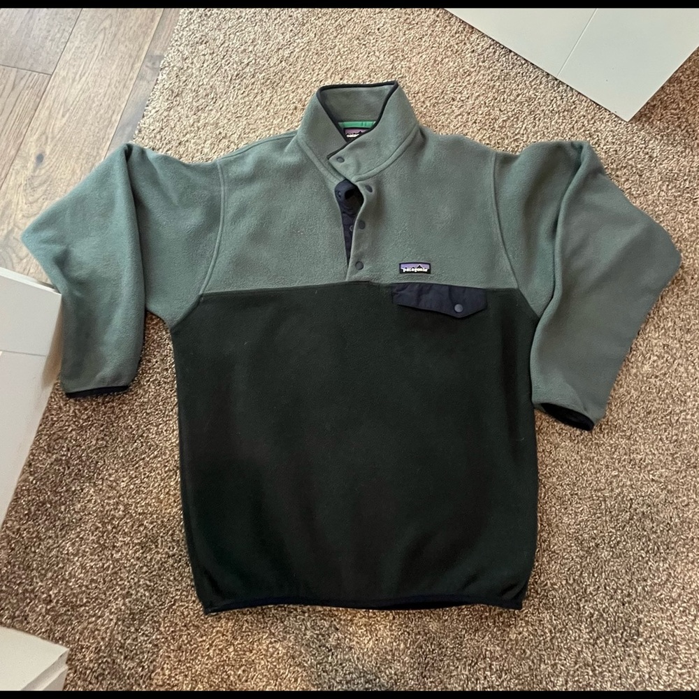 Medium mens Patagonia fleece